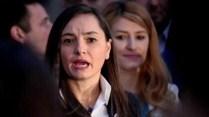 Grupul parlamentar POT de la...